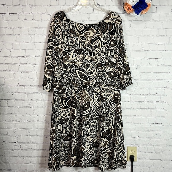 Argee Dresses & Skirts - Argee Woman ruched waist surplice dress